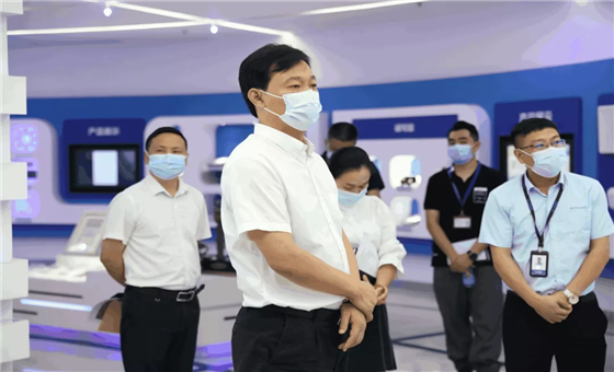 光明区委副书记、政法委书记张华伟莅临球速体育调研指导